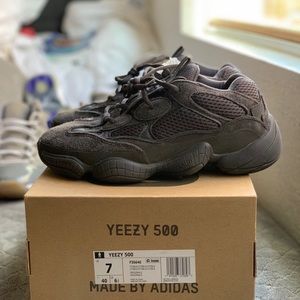 Yeezy 500 “utility black”